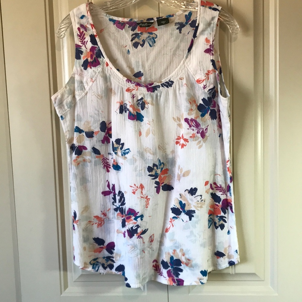 Eddie Bauer floral print scoop neck lightweight cotton top